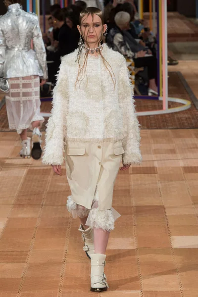 Look 30